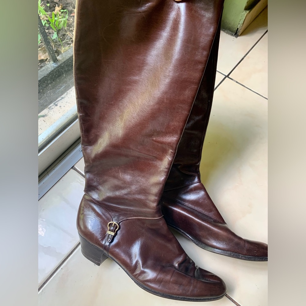 Salvatore Ferragamo Boots size 8, brown/wine color